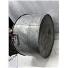 Image 4 : Vintage Galvanized Tub.