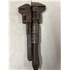 Image 5 : 2 antique pipe wrenches
