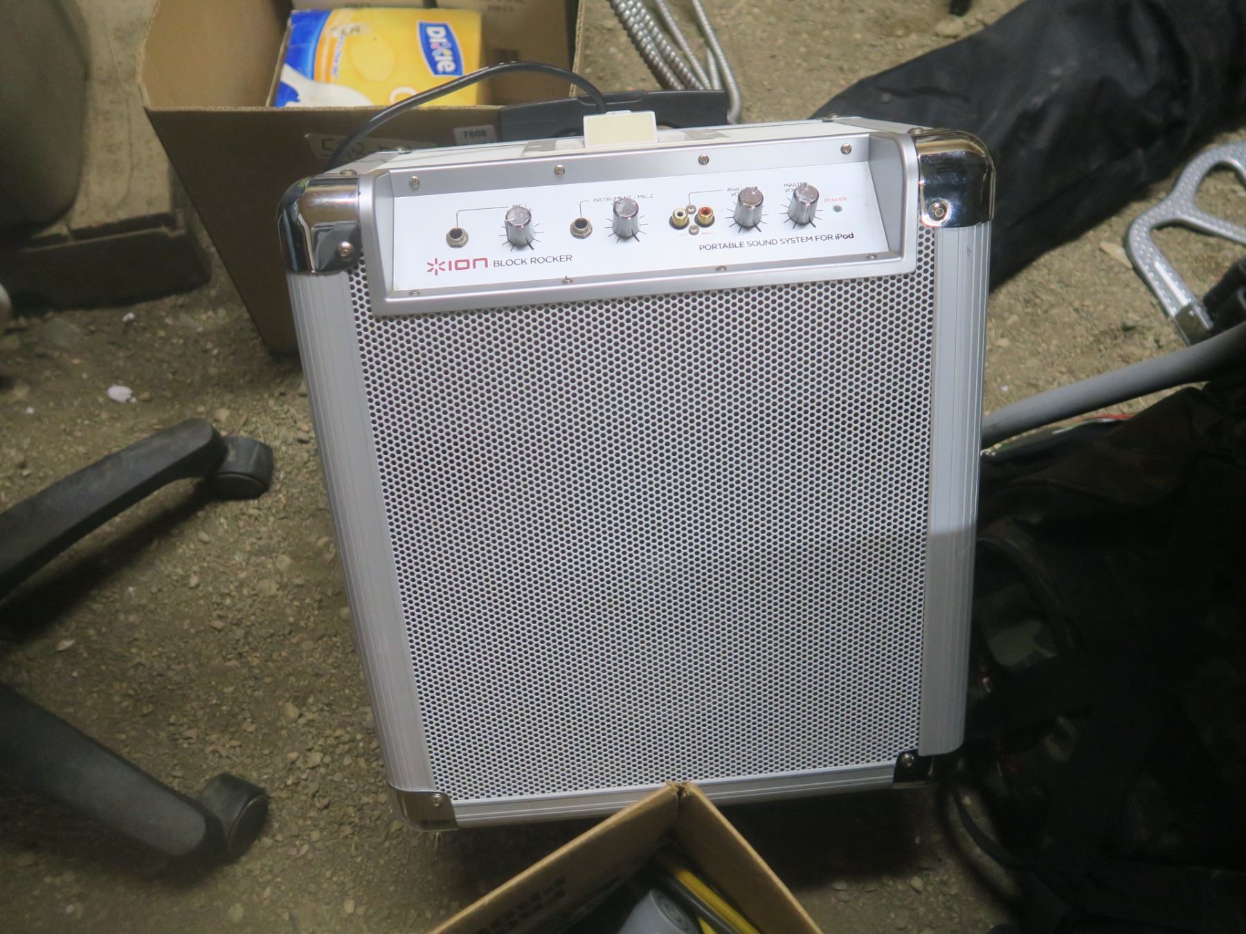 block rocker sound system- works - Schmalz Auctions