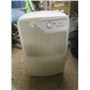 Image 3 : simplicity dehumidifier- powers on