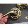 Image 2 : Lever style door knob set - no keys