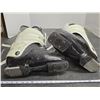 Image 9 : Ski boots & Pair of Rossignol ski's - 65" long