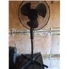 Image 1 : oscillating fan