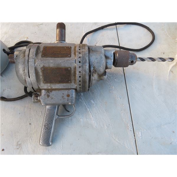 black and decker 1/2" HD drill