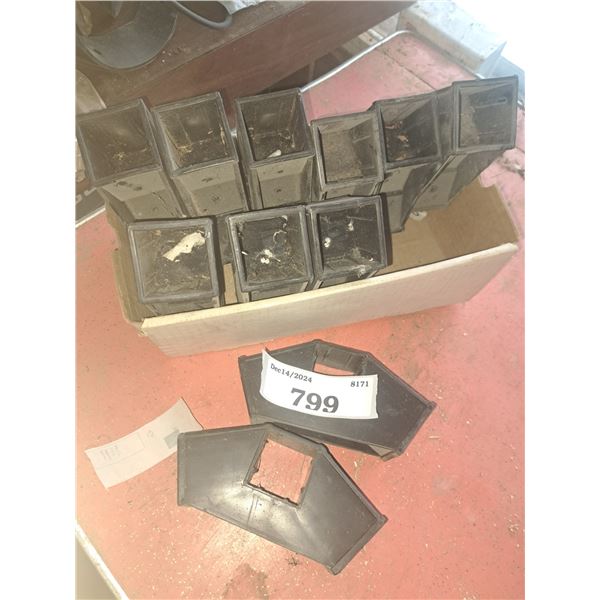 PLASTIC GREEN HOUSE BRACKETS