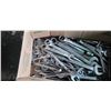 Image 1 : box of wrenches