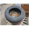 Image 2 : 225/60R16 winter tamer tire