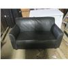 Image 2 : black leather love seat
