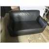 Image 2 : black leather love seat