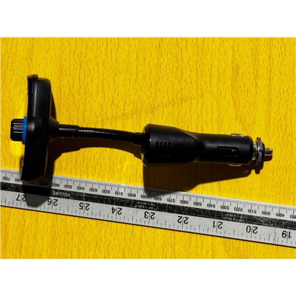 WIRELESS CAR FM TRANSMITTER