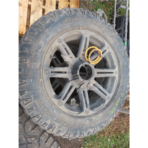 eagle alloy multibolt rims on good year duratracs 285/60R20