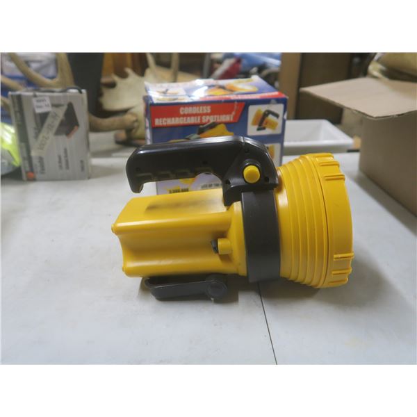 cordless rechargeable spotlight