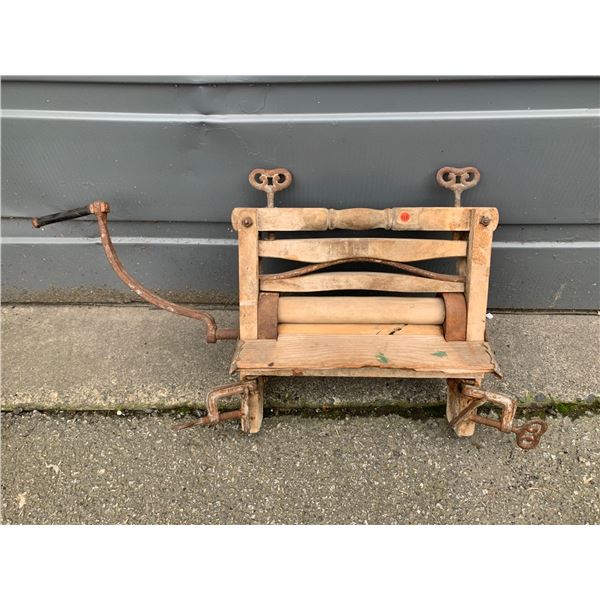 Antique Manual Hand Crank Clothes Wringer