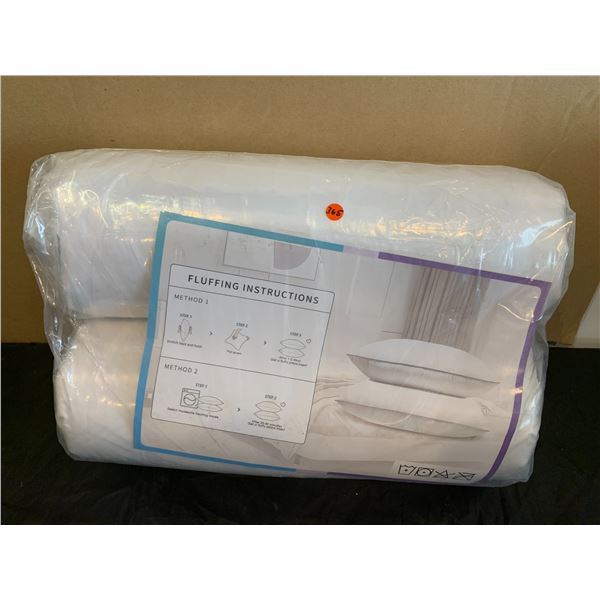 Lot of 2 Queensize Hotel Quality Pillows