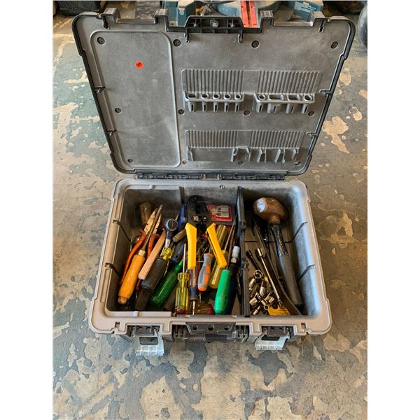 Assoment of Hand Tools & Sockets - Screw Drivers