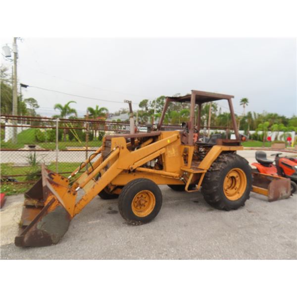 Case #420D DSL Tractor w/3PT Rotor Bucket 3 Tier Hitch, Box Blade