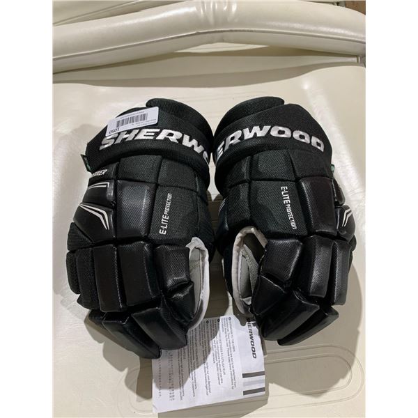 Sherwood Hockey Gloves RE2 Rekker SR Black Size 14