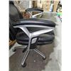 Image 3 : Leather Executive's Office Chair on Casters