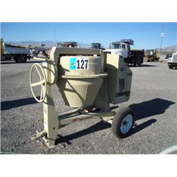 INGERSOLL-RAND CM990H PORTABLE CONCRETE MIXER, s/n 007560U687: