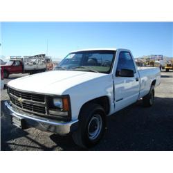 CHEVROLET 2500 PICKUP TRUCK, s/n 1GCGC24R9TZ200479:
