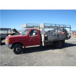 FORD F450 SUPER DUTY S/A FLATBED UTILITY TRUCK, s/n 2FDLF47G6KCA80546: