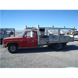 GMC SIERRA 3500 S/A FLATBED UTILITY TRUCK, s/n 1GDHC34M2EV527052: