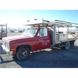 GMC 3500 S/A FLATBED UTILITY TRUCK, s/n 1GDHC34MXDV521983: