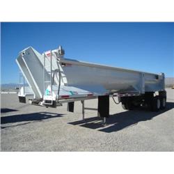 WESTERN STR32 T/A 32ft ROUND BOTTOM END DUMP TRAILER, s/n 1W9103223XW172425: