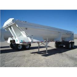 BEALL 33ft T/A ROUND BOTTOM END DUMP TRAILER, s/n 1BN2P332XRK10143B: