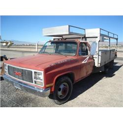GMC 3500 S/A FLATBED UTILITY TRUCK, s/n 1GDHR34N8KJ502019: