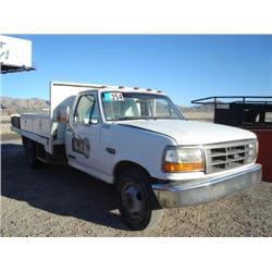 FORD F350XL S/A FLATBED TRUCK, s/n 2FDJF37G7RCA06421: