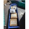 Image 1 : Box with contain