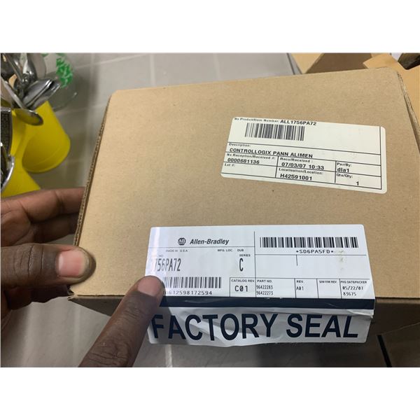 New Allen Bradley Controllogix 1756-A7 CHÂSSIS RACK À 7 EMPLACEMENTS 1756-PA72 SER C