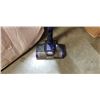 Image 2 : SHARK PET PRO CORDLESS VACUUM WORKING WITH ACCESSORIES NO CHARGER
