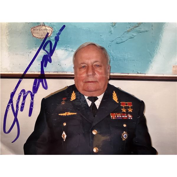 Victor Gorbatko signed photo