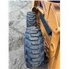 Image 7 : Case 440 Series 3 Skidsteer, 90 Hp, 442 hrs, heated cab, aux hyds, original owner, SN. N8M483087, U