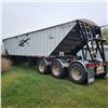 Image 3 : 2013 Lode King tridem grain trailer, 45 ft, 2- compartment, air ride, c/w Michels elec. roll tarp, v