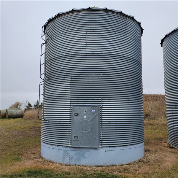 Westeel-Rosco 6-Ring flat btm c/w ladder & opener, metal floor, 2350 Bu. Removal by July 15th