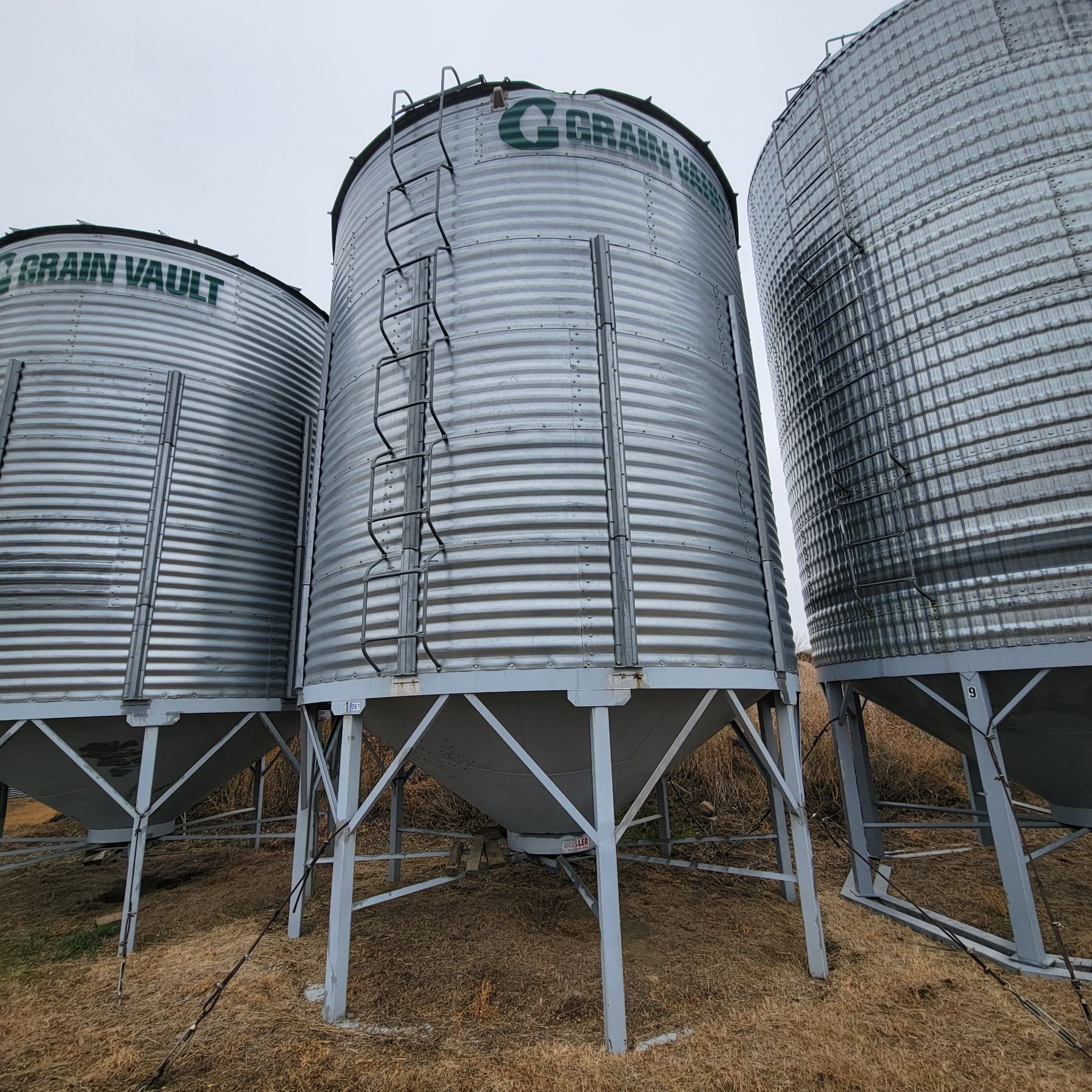 Shell Ring Hopper Grain Vault 6-Ring hopper btm c/w ladder & opener, double skid, Small ...
