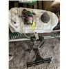 Image 3 : 12-Volt sprayer tank, 25-gal c/w booms