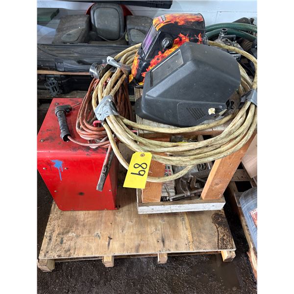 Lincoln 225/125 elec. Welder, c/w 2- helmets, ext. cord, welding rod, clamps