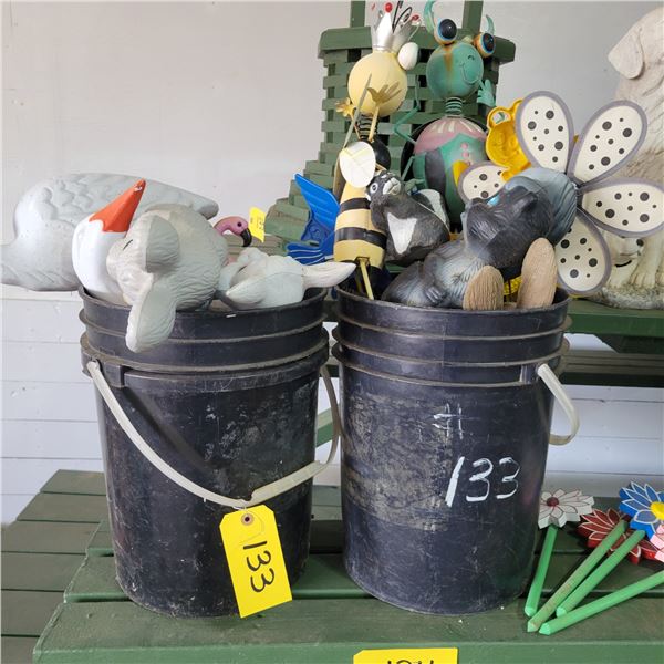 Qty of garden décor, red garbage can & black matte