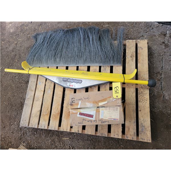 Snowdozer, rubber flap for blade top etc.