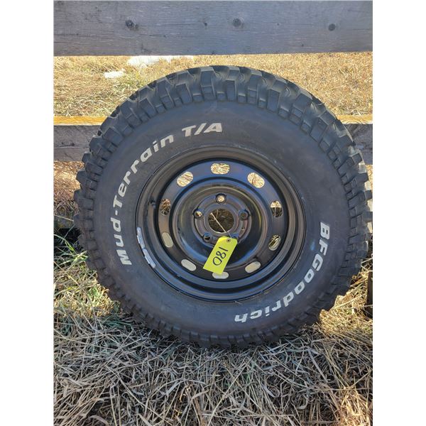 Goodridge, 5-hole rim c/w LT 285.70R17 tire for 1500 Dodge 4x4, as new