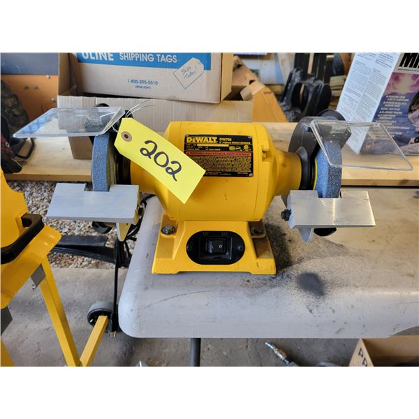 DeWalt bench grinder selling c/w folding table