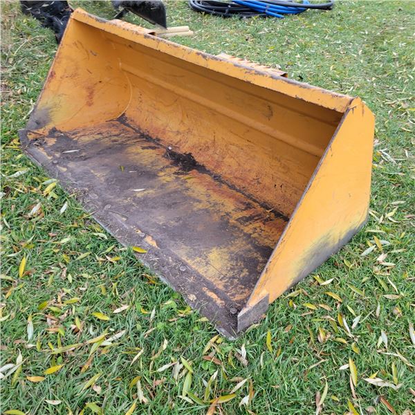 Case 6 ft Snow bucket