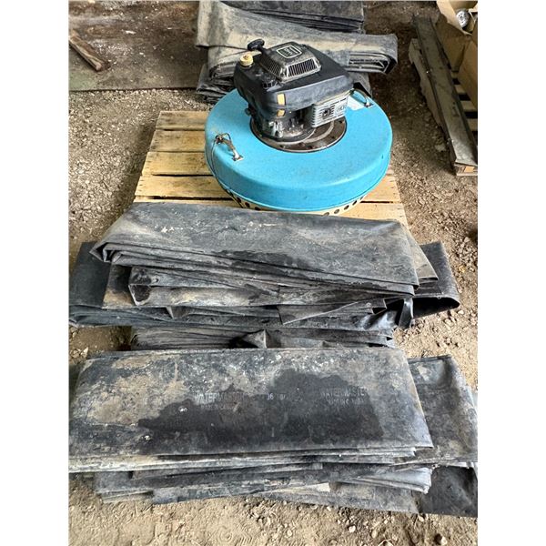 Floating water pump c/w Kawasaki motor & hose