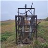 Image 2 : Portable cattle squeeze c/w head gate