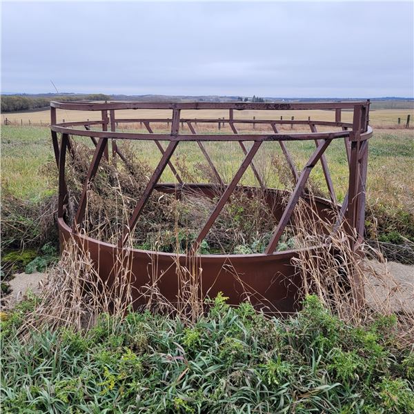 Round bale feeder (brown)
