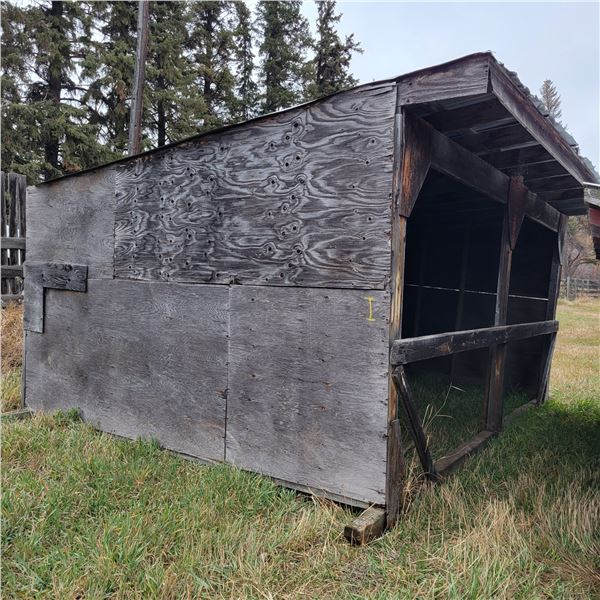 Calf shelter c/w metal clad roof (I), Buyer responsible to Load
